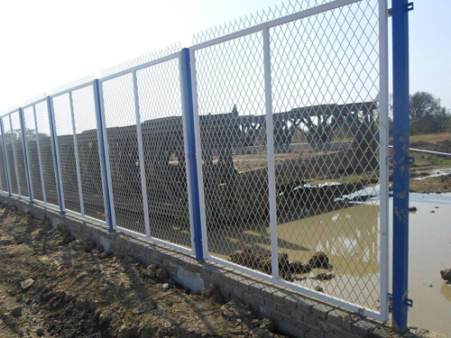 鋼板護(hù)欄網(wǎng) 鋼板護(hù)欄網(wǎng)